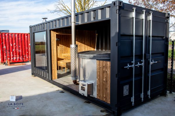 🧊 Container Nordique Autonome – Sauna & Bain Nordique intégrés