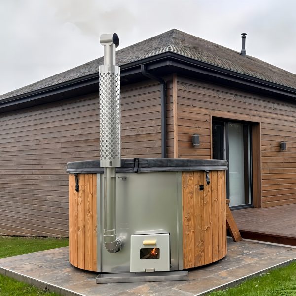 Bain nordique Svidra OKA COMPACT 1500 – 6 à 8 places – Poêle à bois intégré
